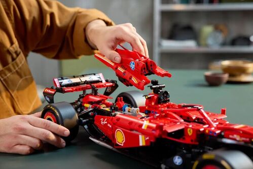 LEGO TECHNICS FERRARI SF-24 F1